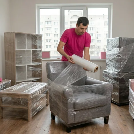 Folie stretch pentru mutări fără surprize